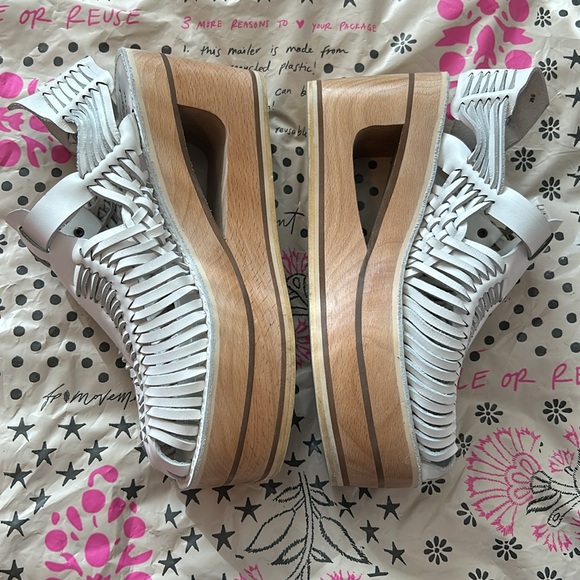 Jeffrey Campbell Free People White Wedge Sandals - Size 8 - Worn once - Picture 9 of 14
